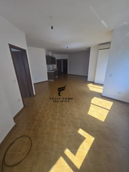 Tirane, shitet apartament 3+1+Ballkon Kati 3, 128 m² 160.000 € (YZBERISHT)