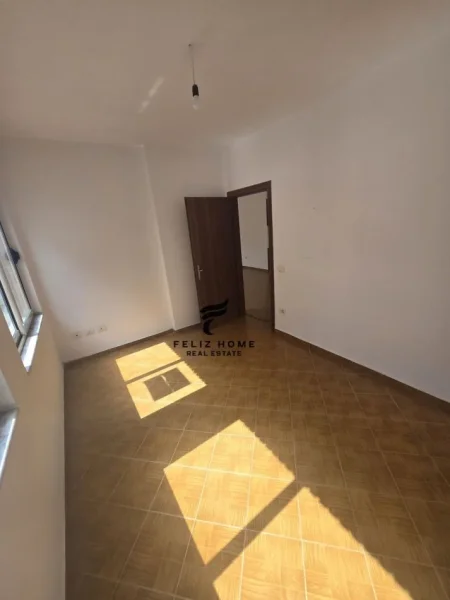 Tirane, shitet apartament 3+1+Ballkon Kati 3, 128 m² 160.000 € (YZBERISHT)