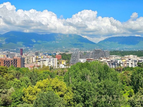 Tirane, jepet me qera apartament 2+1+post parkimi Kati 5, 105 m² 800 € (Kopshti Botanik)