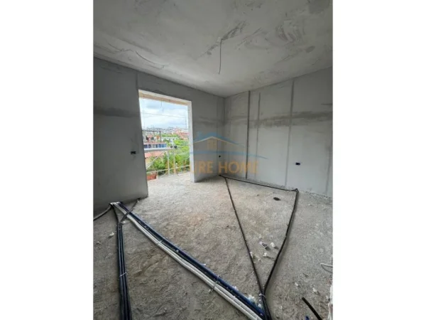 Tirane, shitet apartament 1+1 Kati 2, 62 m² 74.400 € (ALBULENA" Residencë,Paskuqan.)