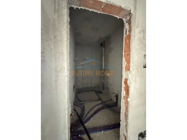 Tirane, shitet apartament 1+1 Kati 2, 62 m² 74.400 € (ALBULENA" Residencë,Paskuqan.)