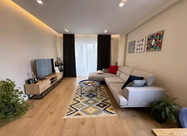 Tirane, shitet apartament Kati 3, 93 m², Liqeni i Thate
