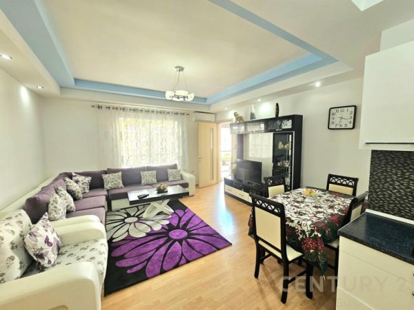Tirane, jepet me qera apartament 2+1 Kati 5, 110 m² 450 € (ASTIRI)
