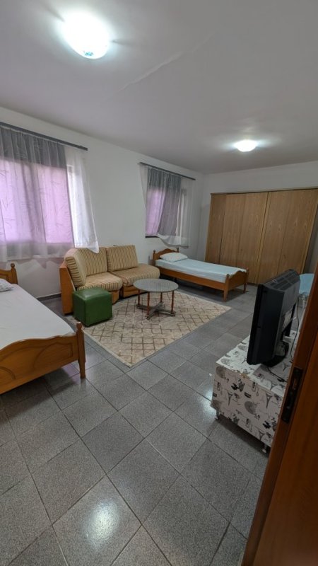 Tirane, jap me qera garsonier 1+1 Kati 2, 60 m² 350 € (Rruga Prenke Jakova)