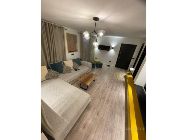 Tirane, jepet me qera apartament 3+1 Kati 3, 129 m² 1.200 € (RRUGA E DURRESIT)