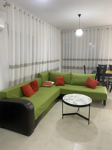 Tirane, jepet me qera apartament 1+1 Kati 2, 74 m² 450 € ( JEPET ME QERA APARTAMENT 1+1 NË 5 MAJ, PAS CONCORDIT!)