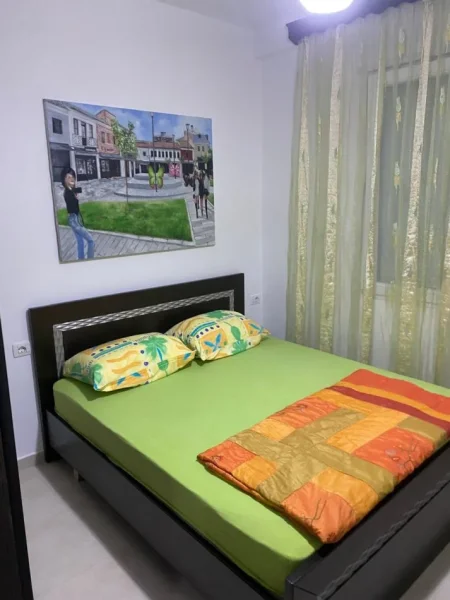 Tirane, jepet me qera apartament 1+1 Kati 2, 74 m² 450 € ( JEPET ME QERA APARTAMENT 1+1 NË 5 MAJ, PAS CONCORDIT!)