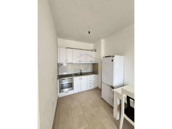 Tirane, shitet apartament 1+1 Kati 8, 73 m² 90.000 € (Unaza e re)