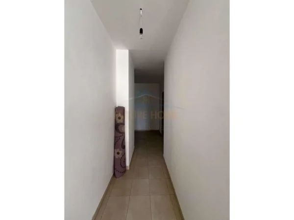 Tirane, shitet apartament 1+1 Kati 8, 73 m² 90.000 € (Unaza e re)