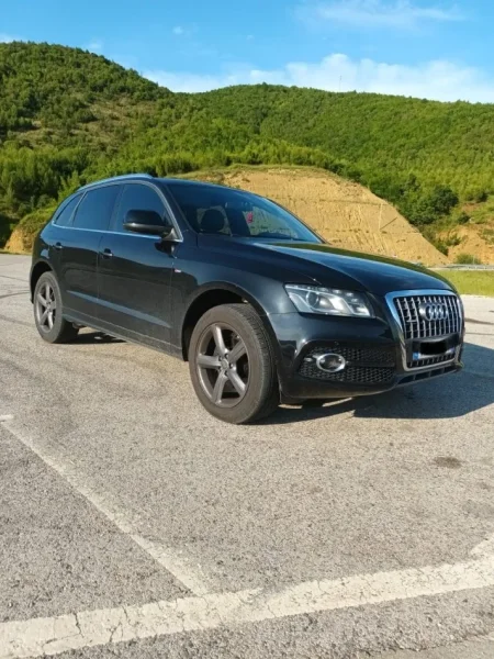 Gramsh, shes makine Audi Q5 Nafte, e zeze automatik Kondicioner 255.000 km 13.000 €