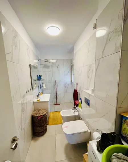 Tirane, shitet apartament 2+1+Aneks+Ballkon Kati 8, 91 m² 205.000 € (Dibres afer Viles Gold)