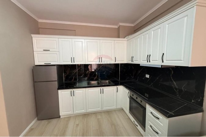 Tirane, jepet me qera apartament 1+1 , 70 m² 500 € (Astir)
