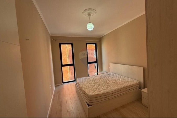Tirane, jepet me qera apartament 1+1 , 70 m² 500 € (Astir)