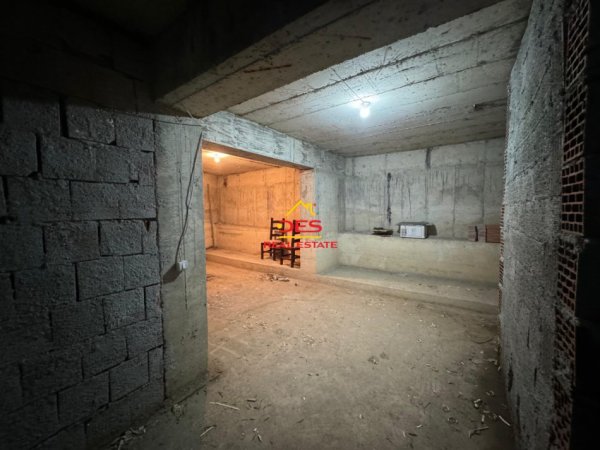 Vlore, shitet garazh | post parkimi Kati -1, 41 m² (Rruga Gjergj Kastrioti)