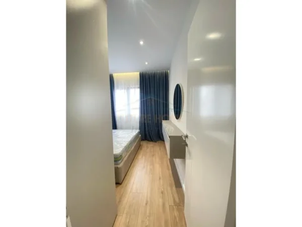 Tirane, shitet apartament 1+1 Kati 5, 27 m² 89.000 € (21 dhjetori)