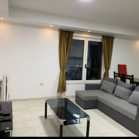 Tirane, jepet me qera apartament 2+1+Ballkon Kati 5, 1 m² 650 € (Vasil Shanto)