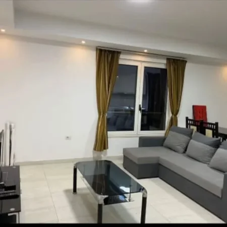 Tirane, jepet me qera apartament 2+1+Ballkon Kati 5, 1 m² 650 € (Vasil Shanto)