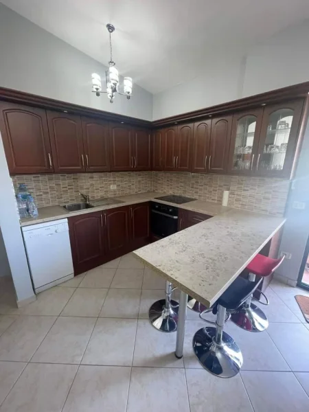 Durres, shitet apartament 1+1+Ballkon Kati 4, 70 m² 78.000 € (Mali Robit Golem)