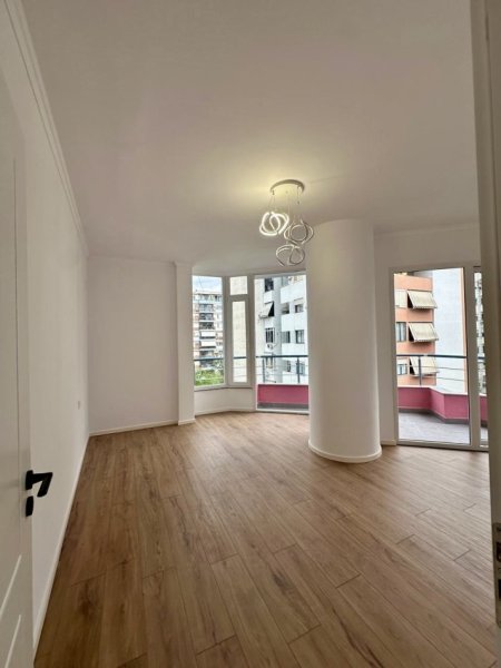 Tirane, shitet apartament 2+1+Aneks+Ballkon Kati 4, 86 m² 133.000 € (Astir)