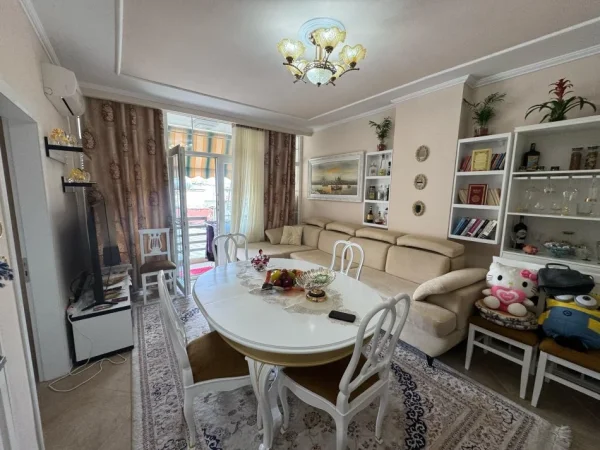 Tirane, shitet apartament 2+1 Kati 2, 183 m² 250.000 € (ish tregu elektrik)