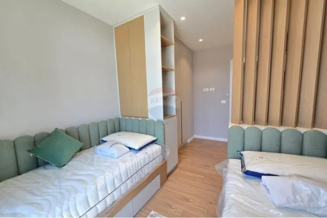 Tirane, jepet me qera apartament 3+1+Ballkon Kati 11, 150 m² 2.300 € (Lake View)