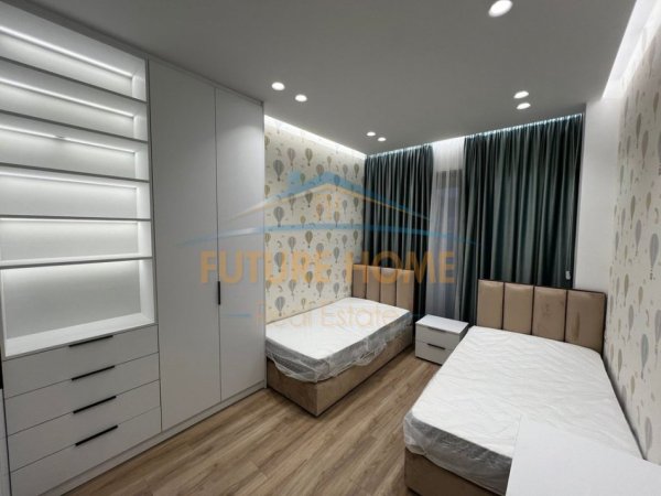 Tirane, shitet apartament 2+1+Ballkon Kati 6, 120 m² (Liqeni i Thatë)