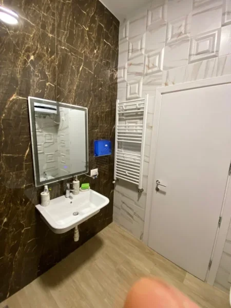 Tirane, shitet apartament 2+1+Aneks+Ballkon Kati 5, 110 m² 286.000 € (Rruga Kavajes)