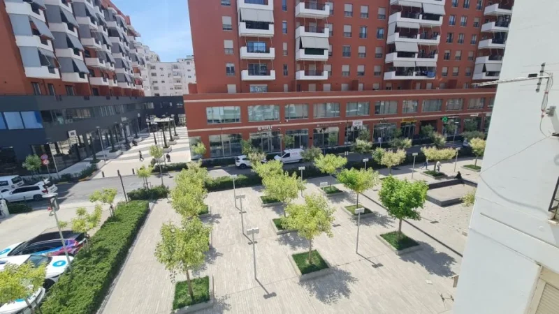 Tirane, jepet me qera apartament 2+1+Aneks+Ballkon Kati 2, 100 m² 700 € (kompleksi delijorgji)