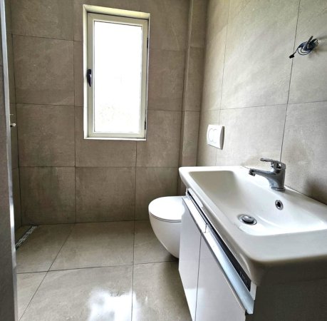 Shitet: 1+1 📍Qender - Tregu Cam (130.000€) Pallat Ekzistues - kt.4, jo i fundit