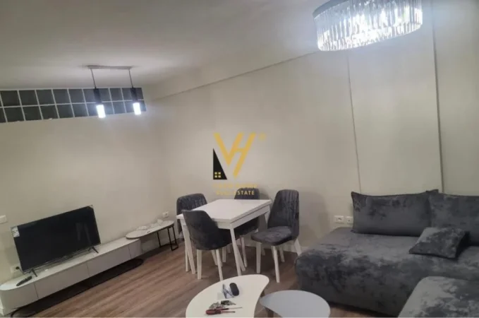 Tirane, shitet apartament 2+1+Ballkon Kati 1, 180 m² 150.000 € (KAMEZ)