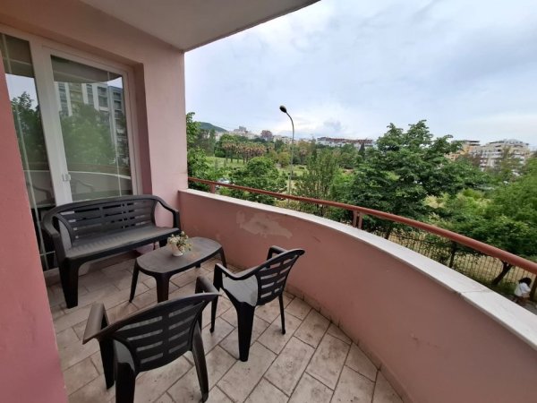 Jepet me qira apartaement (2+1) Kopshti Botanik 800 euro