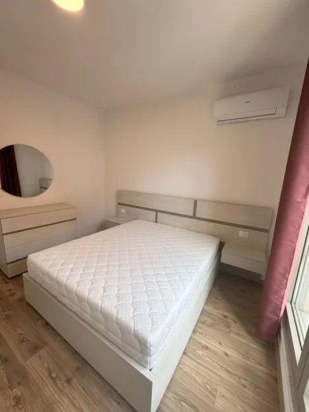 Tirane, jepet me qera apartament 1+1+Ballkon Kati 6, 72 m² 600 € (Kompleksi Delijorgji)