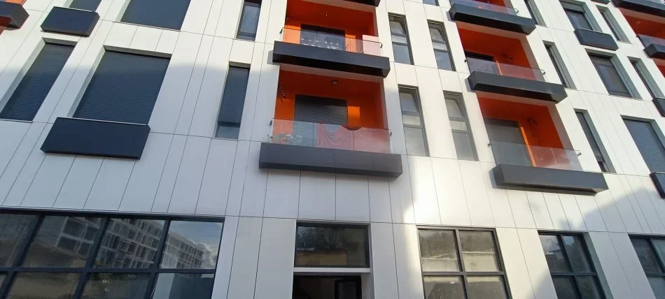 Tirane, jepet me qera apartament 2+1+Aneks+Ballkon Kati 4, 120 m² 450 € (Ish Shqiponja)