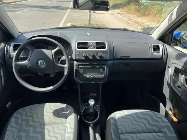 Tirane, shitet makine Skoda benzine-gaz fabrike, (nje pronar), 2008 Manual Benzin+Gaz, blu manuale Klima 3.500 €