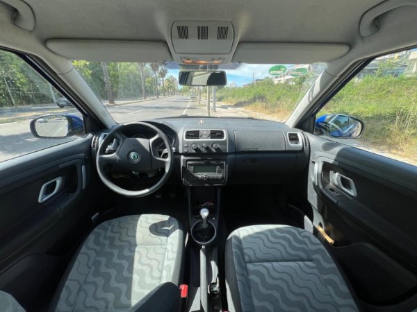 Tirane, shitet makine Skoda benzine-gaz fabrike, (nje pronar), 2008 Manual Benzin+Gaz, blu manuale Klima 3.500 €