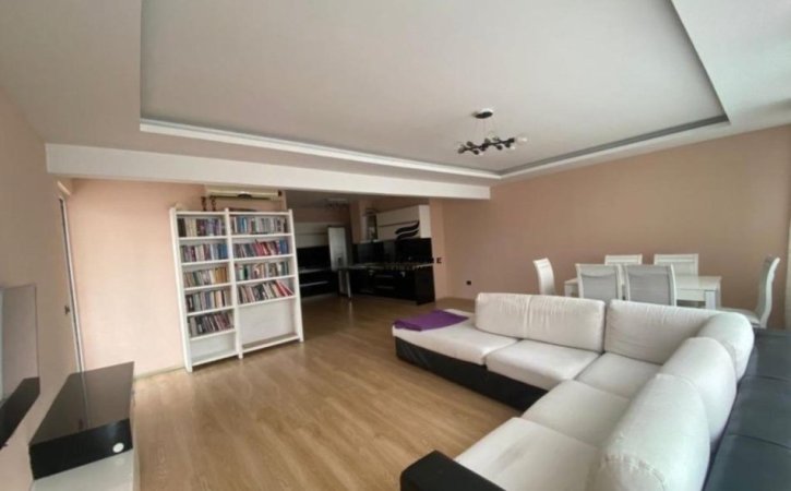 Tirane, jepet me qera apartament 2+1+Ballkon Kati 2, 140 m² 550 € (LAPRAKE)