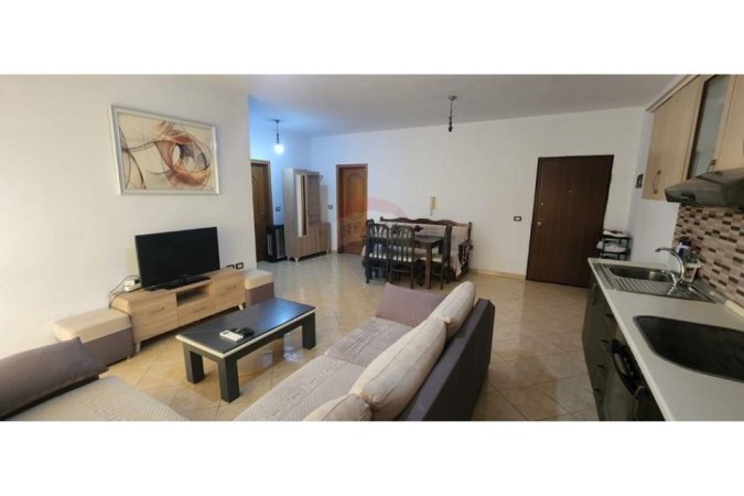 Tirane, jepet me qera apartament 2+1+Ballkon Kati 6, 95 m² 500 € (Don Bosko)