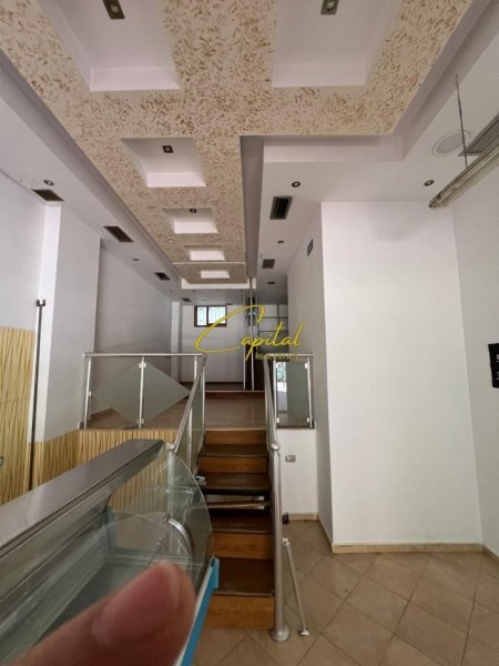 Tirane, jepet me qera dyqan Kati 0, 70 m² 350 € (5 MAJI)