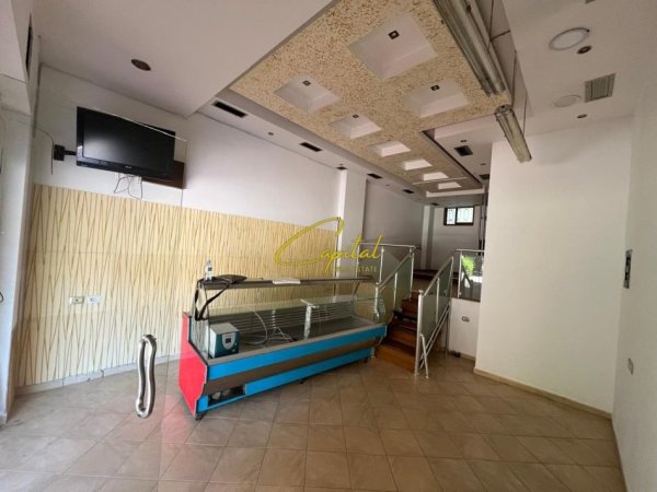 Tirane, jepet me qera dyqan Kati 0, 70 m² 350 € (5 MAJI)