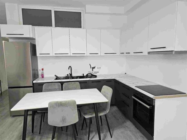 Tirane, jepet me qera apartament 2+1+Ballkon Kati 2, 75 m² 650 € (5 MAJI)