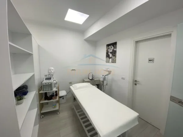 Tirane, shitet ambjent biznesi Kati 6, 85 m² 30.000 € (Blloku)