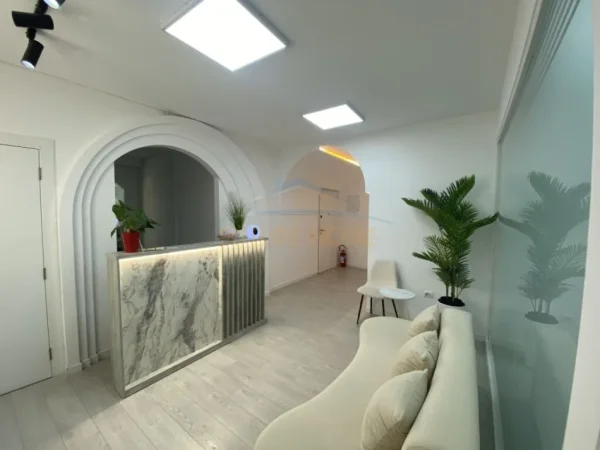 Tirane, shitet ambjent biznesi Kati 6, 85 m² 30.000 € (Blloku)