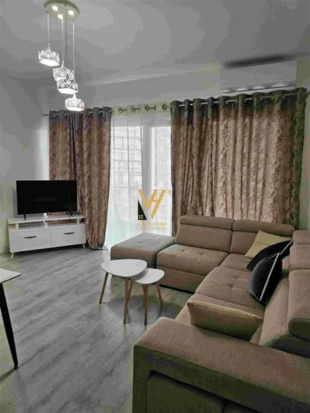 Tirane, jepet me qera apartament 2+1+Ballkon Kati 3, 78 m² 650 € (5 MAJI)