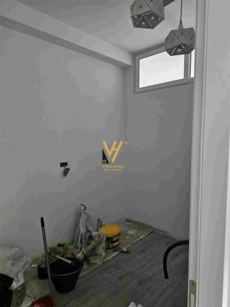 Tirane, jepet me qera apartament 2+1+Ballkon Kati 3, 78 m² 650 € (5 MAJI)