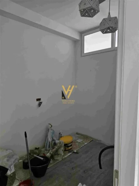 Tirane, jepet me qera apartament 2+1+Ballkon Kati 3, 78 m² 650 € (5 MAJI)