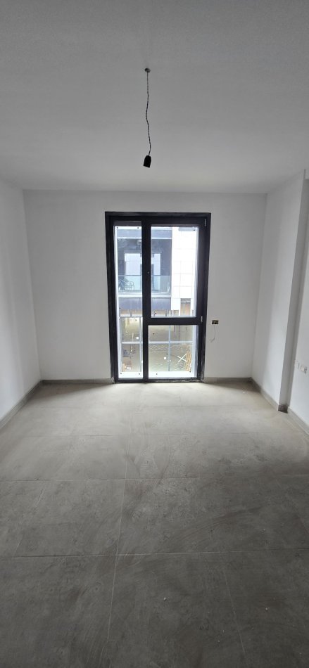 Tirane, jepet me qera apartament 1+1 Kati 1, 65 m² 600 € (Liqeni i Thate)