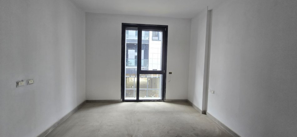 Tirane, jepet me qera apartament 1+1 Kati 1, 65 m² 600 € (Liqeni i Thate)
