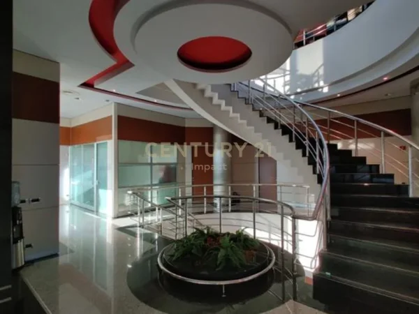 Tirane, jepet me qera ambjent biznesi Kati 4, 2.032 m² 20.000 € (Autostrada Durres - Tirane)