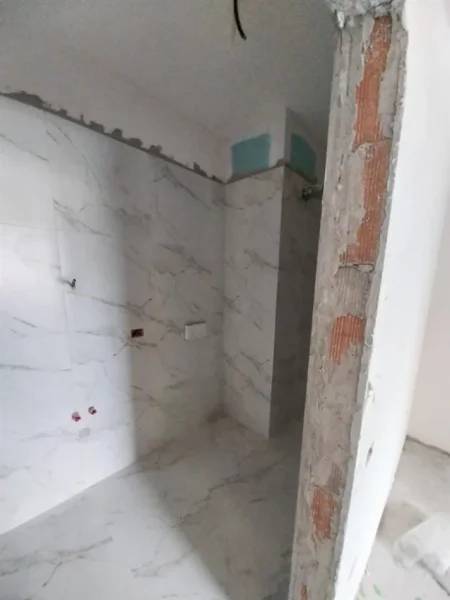 Tirane, shitet apartament 2+1+Aneks+Ballkon Kati 4, 105 m² 235.000 € (Rruga Muhedin Llagami)