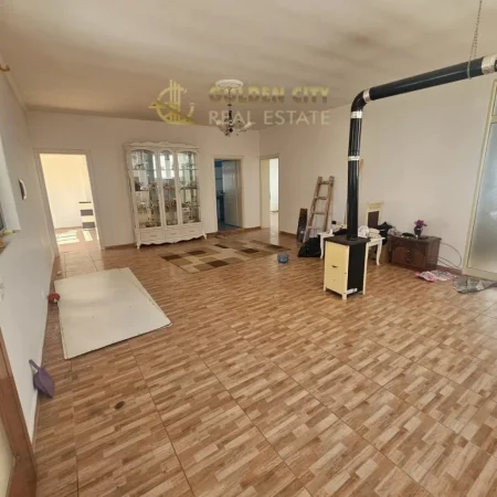 Durres, shes Vile 2 Katshe Kati 2, 330 m² 250.000 € (Blloku vilave)